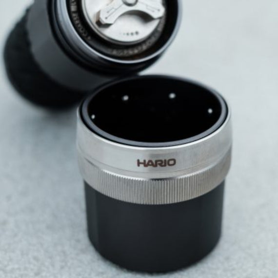 (現貨|全港免運) Hario - Alpha 合金鋼鍍鈦刀盤 a阿爾法手搖磨豆機 30g容量 (義大利頂級磨芯) AMS-TB【台灣限定款】